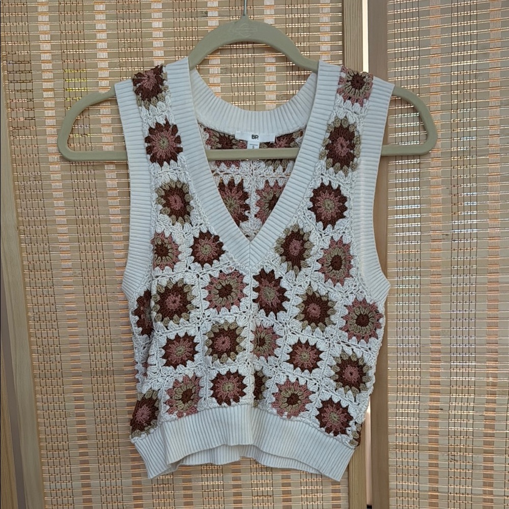 Crochet Knit Sleeveless Top - White and Brown